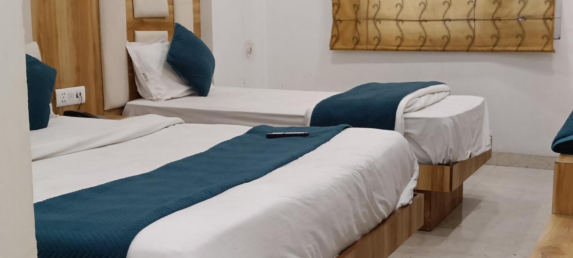 Hotel Awesome International Нью-Дели Экстерьер фото