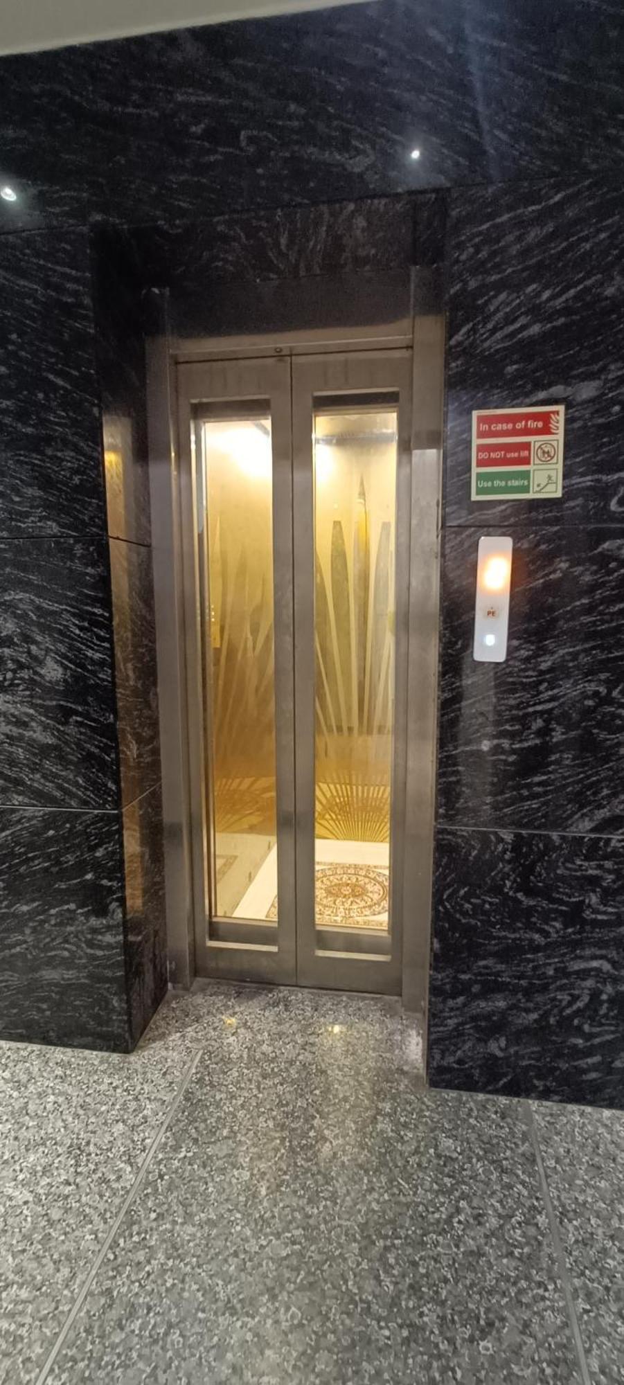 Hotel Awesome International Нью-Дели Экстерьер фото